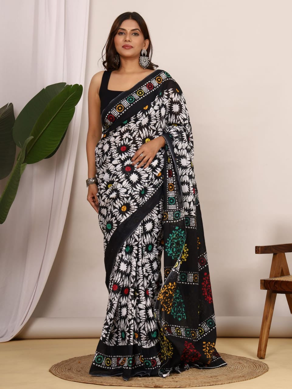 Daisy Dream Noir – Cotton Saree