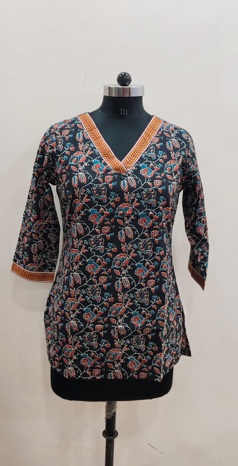 Black & Teal Floral Cotton Short Top – Radhya