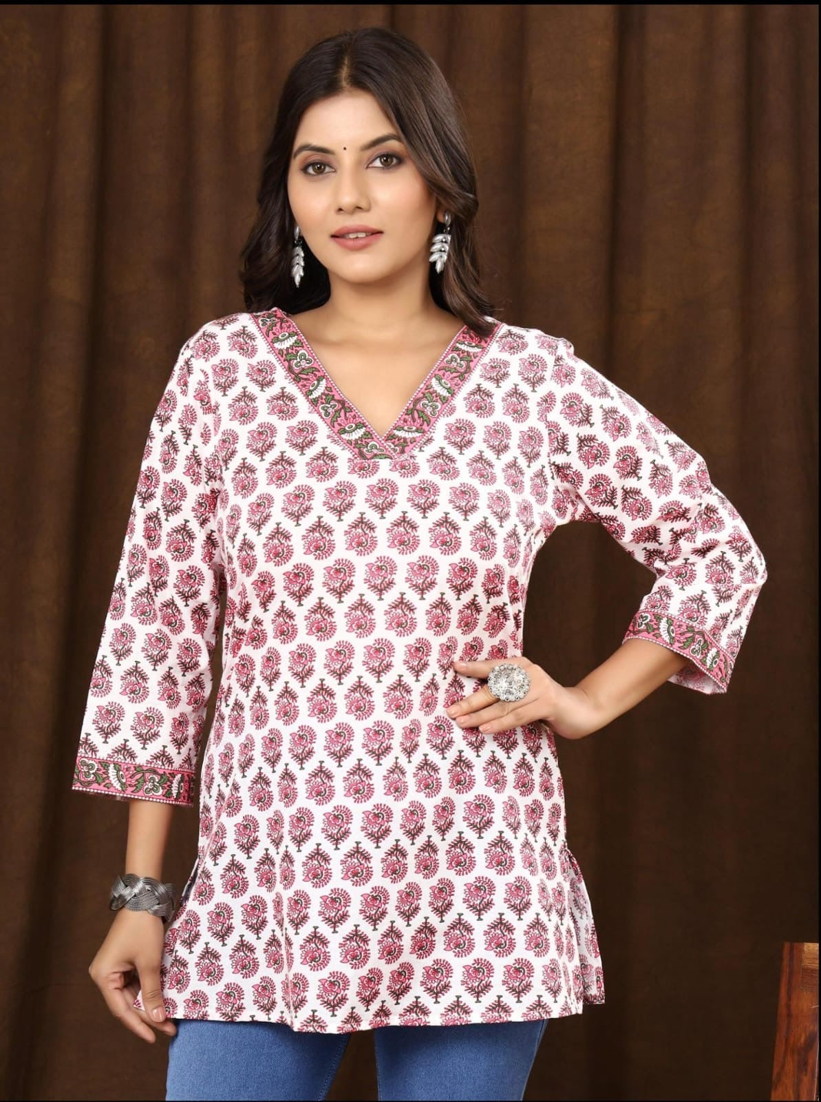 White & Pink Buti Cotton Short Top – Radhya